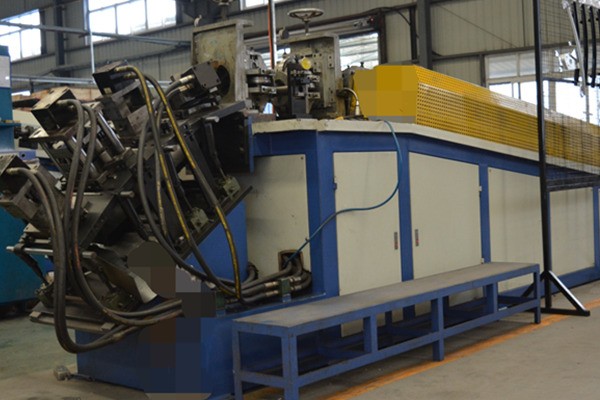 輥(gun)壓設備(bèi)